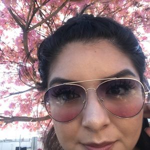 Meet your Posher, Daniela